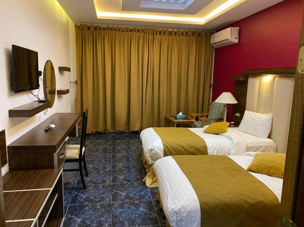 Al Anbat Hotel & Restaurant Wadi Musa Dış mekan fotoğraf