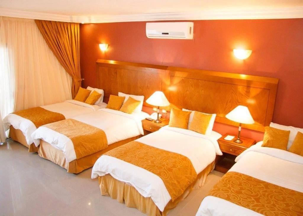 Al Anbat Hotel & Restaurant Wadi Musa Dış mekan fotoğraf