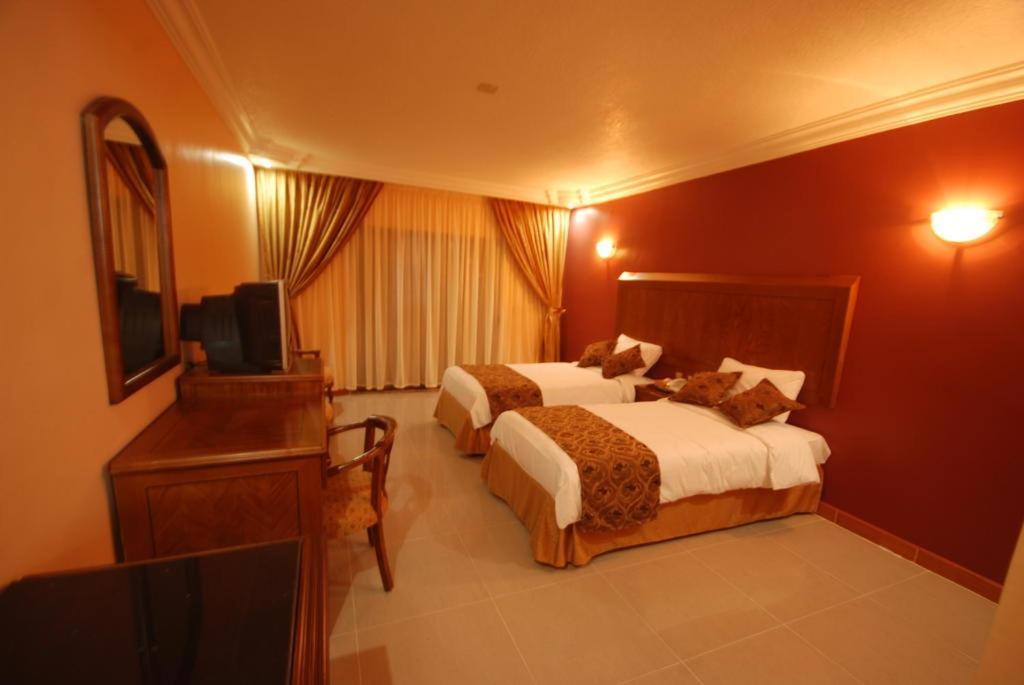 Al Anbat Hotel & Restaurant Wadi Musa Dış mekan fotoğraf