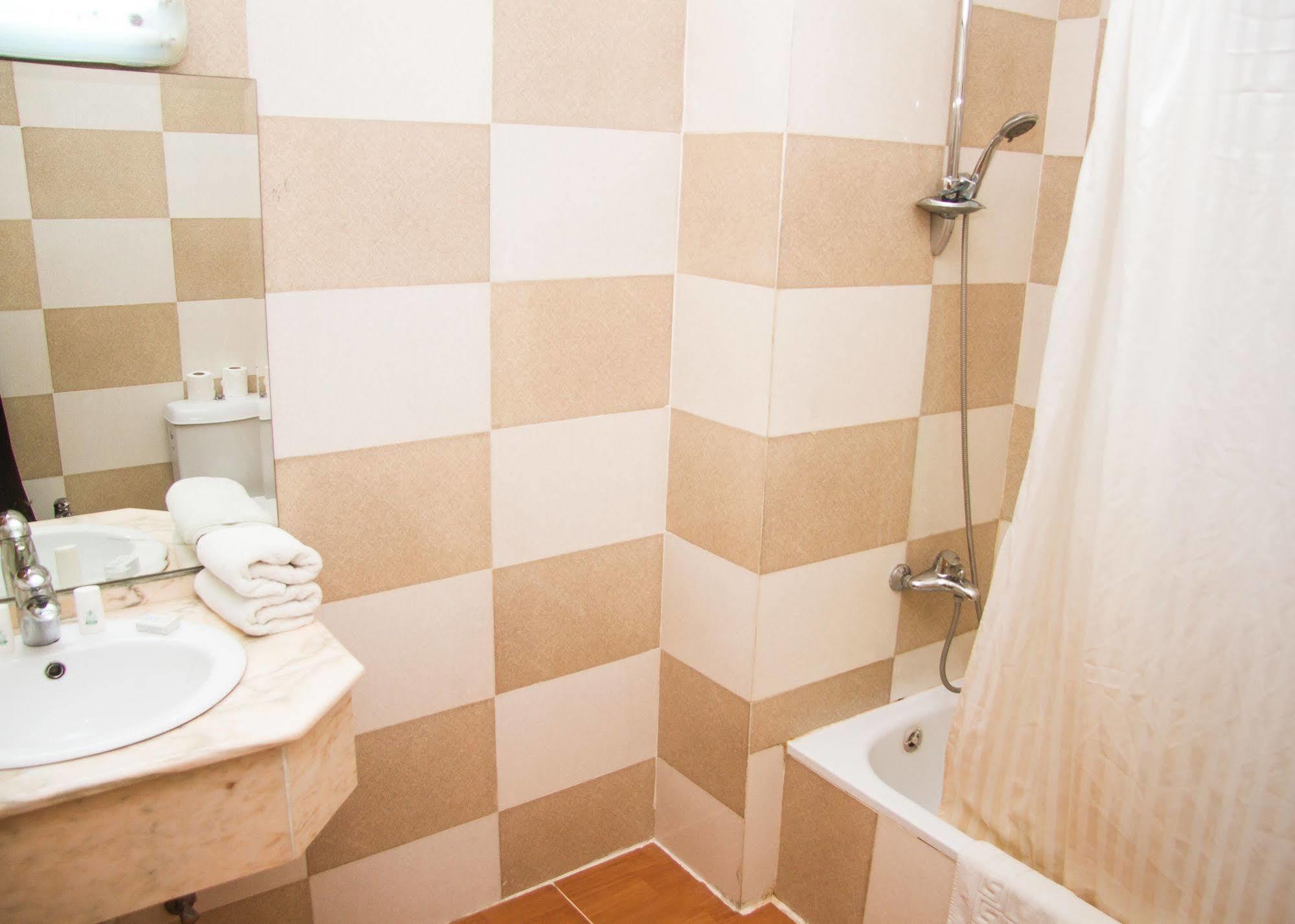 Al Anbat Hotel & Restaurant Wadi Musa Dış mekan fotoğraf