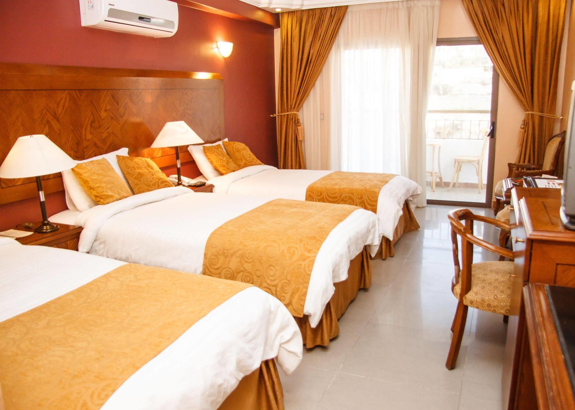 Al Anbat Hotel & Restaurant Wadi Musa Dış mekan fotoğraf