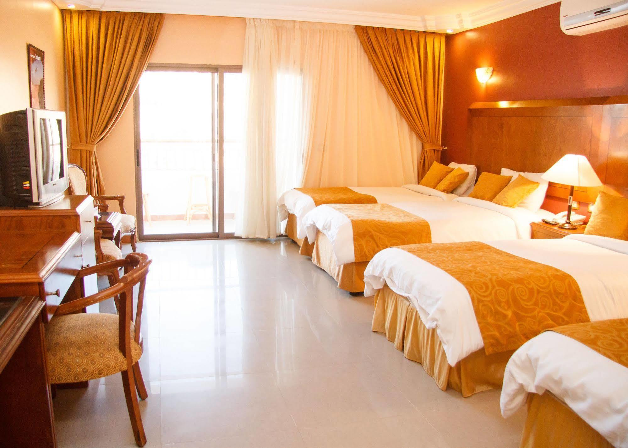 Al Anbat Hotel & Restaurant Wadi Musa Dış mekan fotoğraf