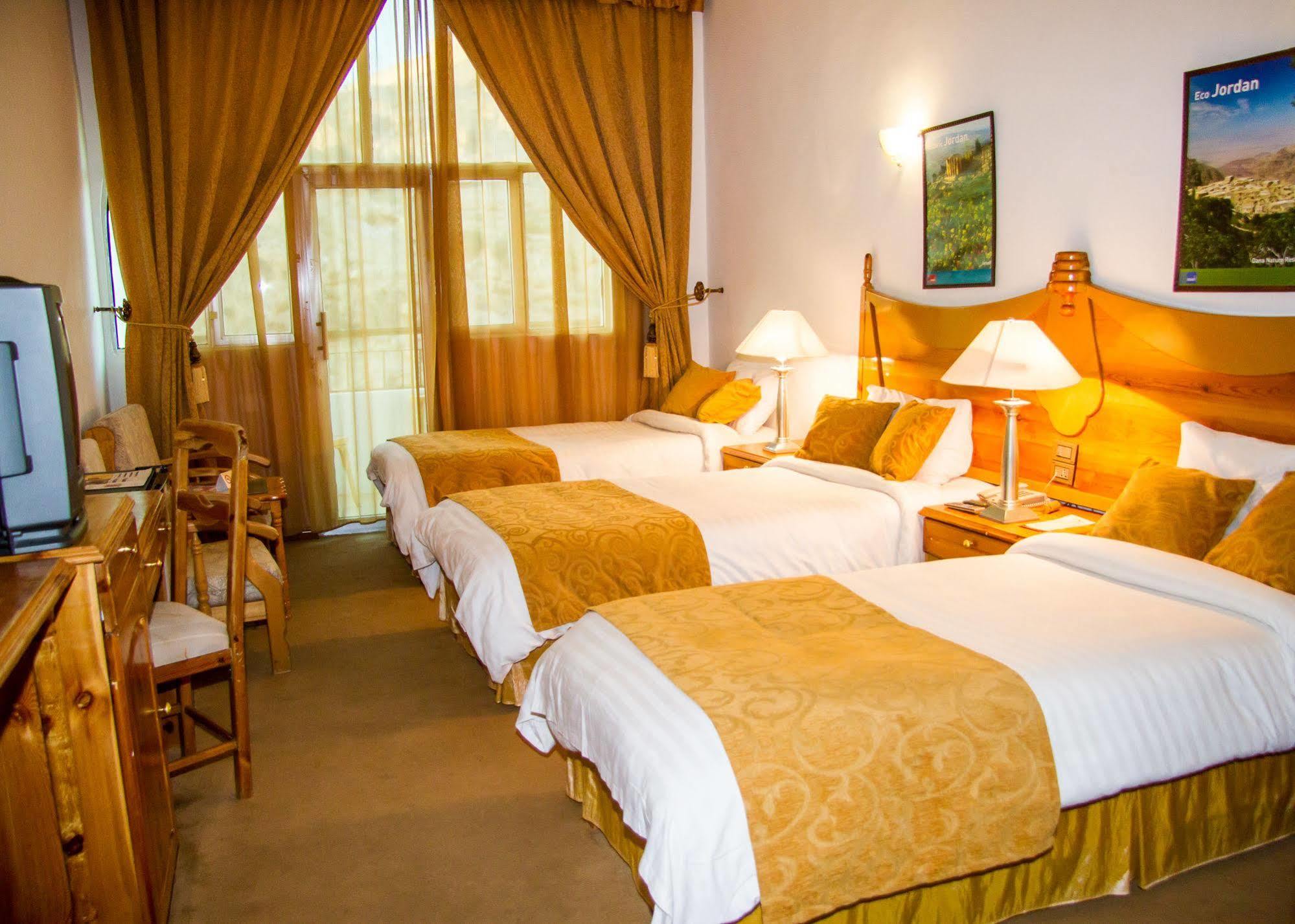 Al Anbat Hotel & Restaurant Wadi Musa Dış mekan fotoğraf